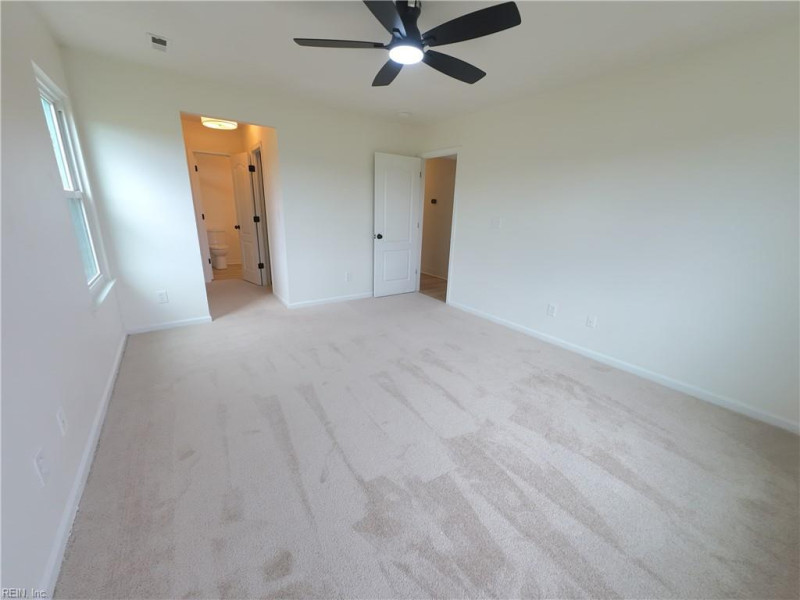Photo 17 of 34 residential for sale in Moyock virginia