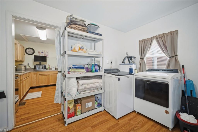 Photo 28 of 45 residential for sale in Portsmouth virginia
