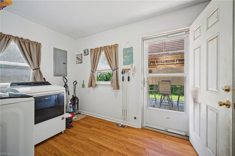 Photo 29 of 45 residential for sale in Portsmouth virginia