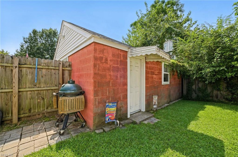 Photo 36 of 45 residential for sale in Portsmouth virginia