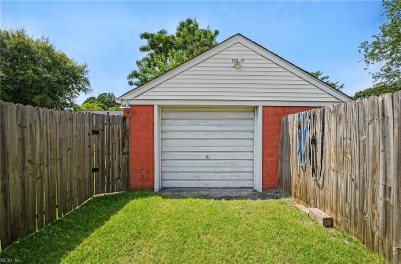 Photo 41 of 45 residential for sale in Portsmouth virginia
