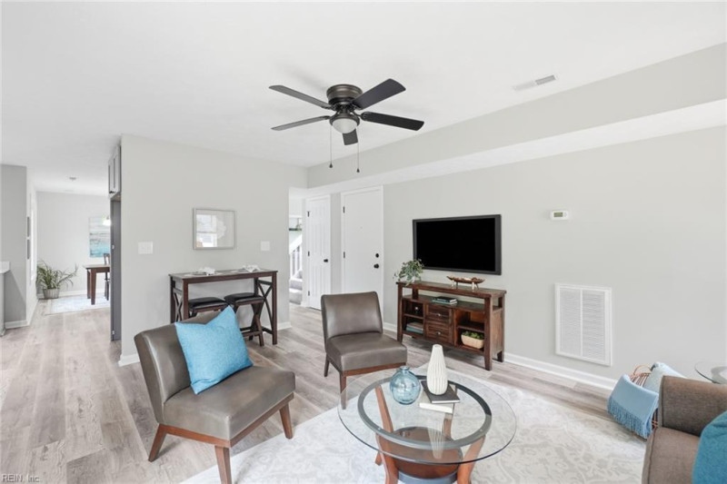 Photo 13 of 34 residential for sale in Hampton virginia