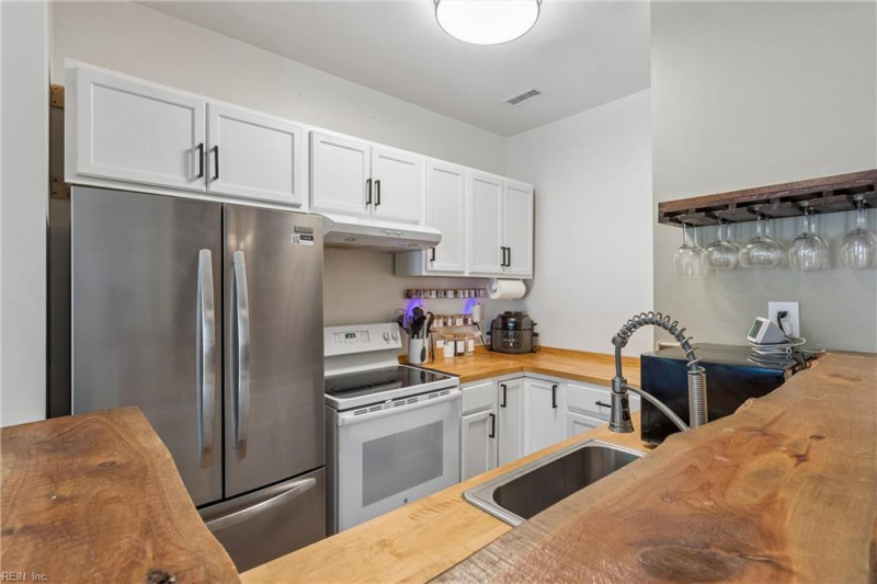 Photo 16 of 38 residential for sale in Norfolk virginia