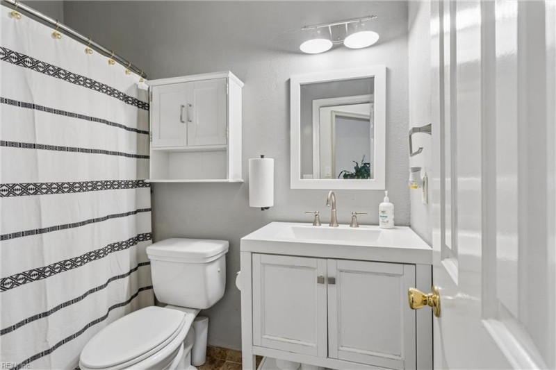 Photo 18 of 38 residential for sale in Norfolk virginia