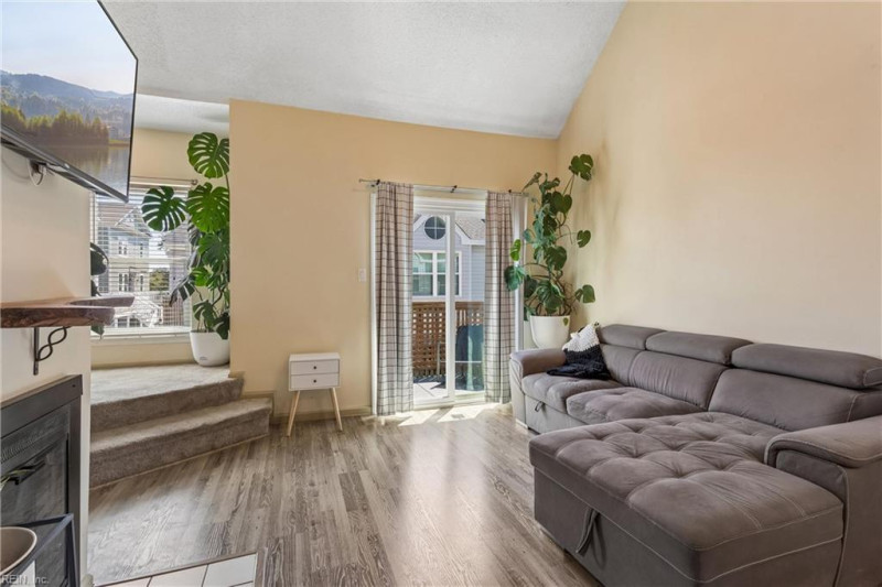 Photo 5 of 38 residential for sale in Norfolk virginia