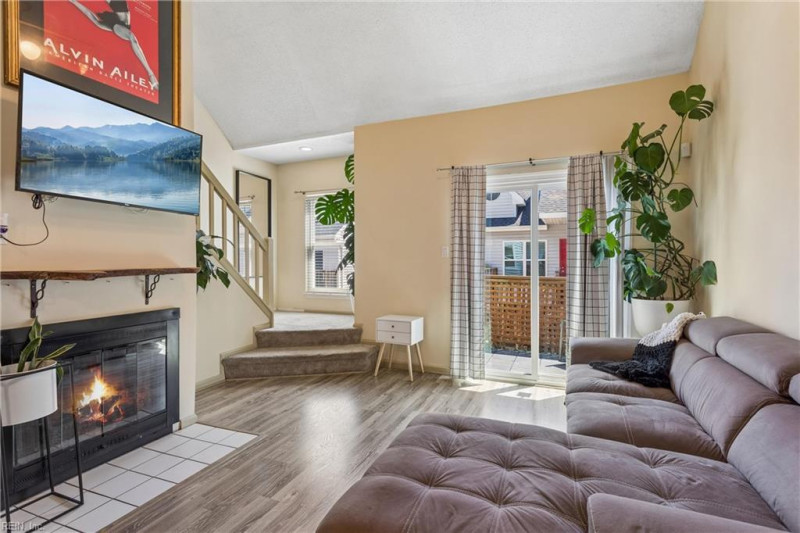 Photo 6 of 38 residential for sale in Norfolk virginia