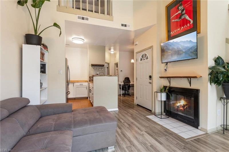 Photo 7 of 38 residential for sale in Norfolk virginia