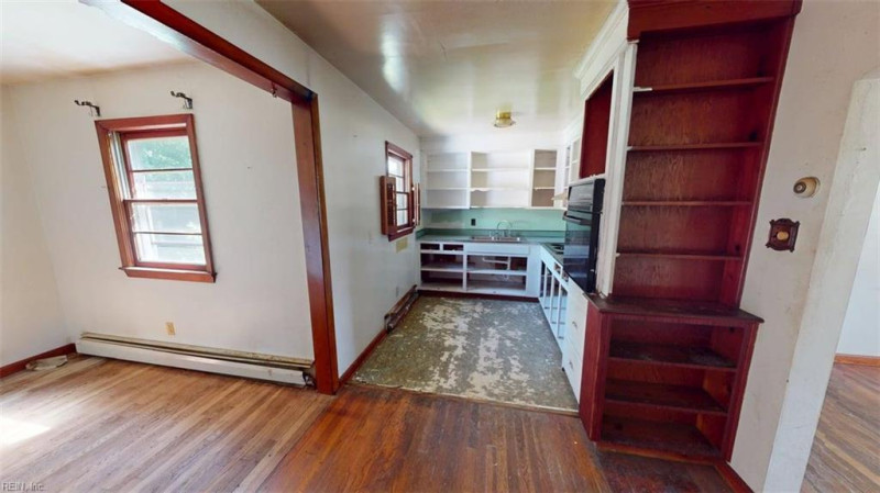 Photo 11 of 50 residential for sale in Norfolk virginia