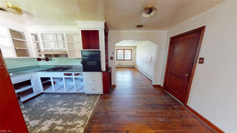 Photo 15 of 50 residential for sale in Norfolk virginia