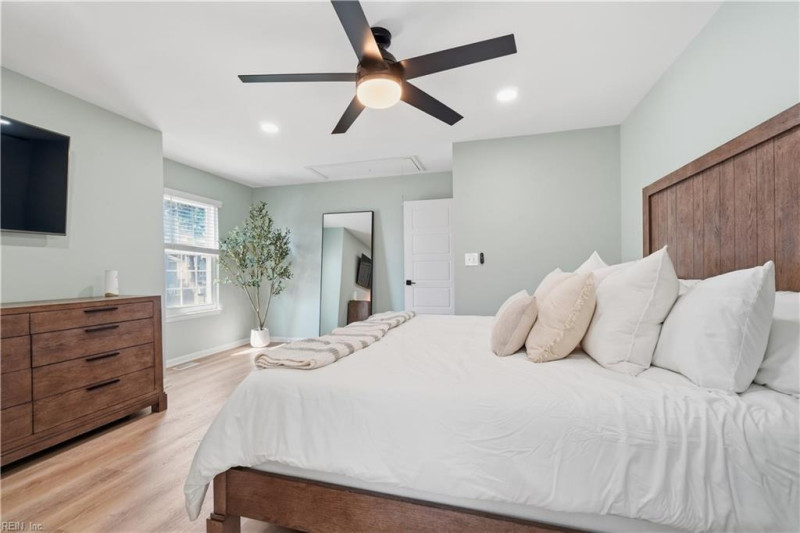Photo 19 of 30 residential for sale in Virginia Beach virginia