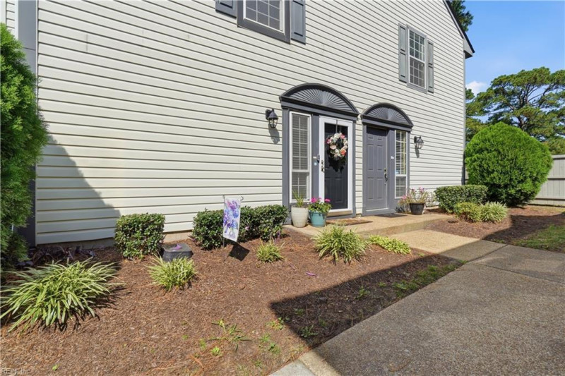 Photo 2 of 30 residential for sale in Virginia Beach virginia