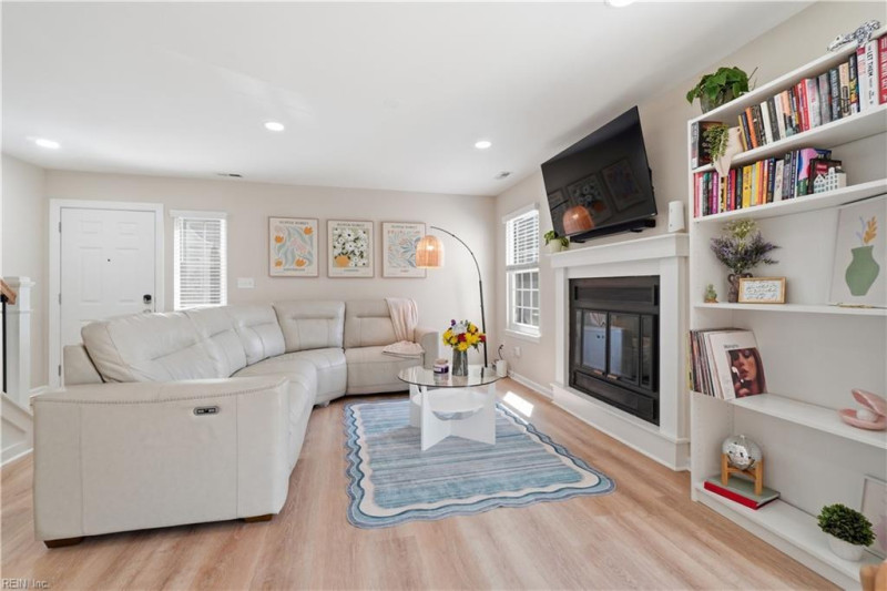 Photo 5 of 30 residential for sale in Virginia Beach virginia