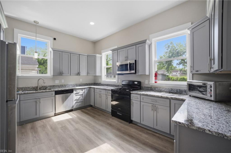 Photo 11 of 40 residential for sale in Suffolk virginia