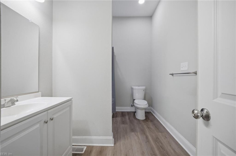 Photo 14 of 40 residential for sale in Suffolk virginia