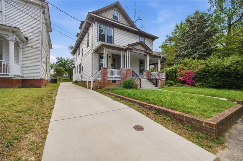Photo 2 of 40 residential for sale in Suffolk virginia