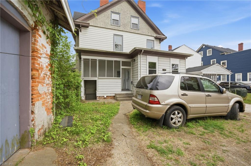 Photo 37 of 40 residential for sale in Suffolk virginia