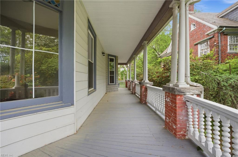 Photo 4 of 40 residential for sale in Suffolk virginia