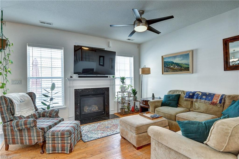 Photo 13 of 48 residential for sale in Virginia Beach virginia