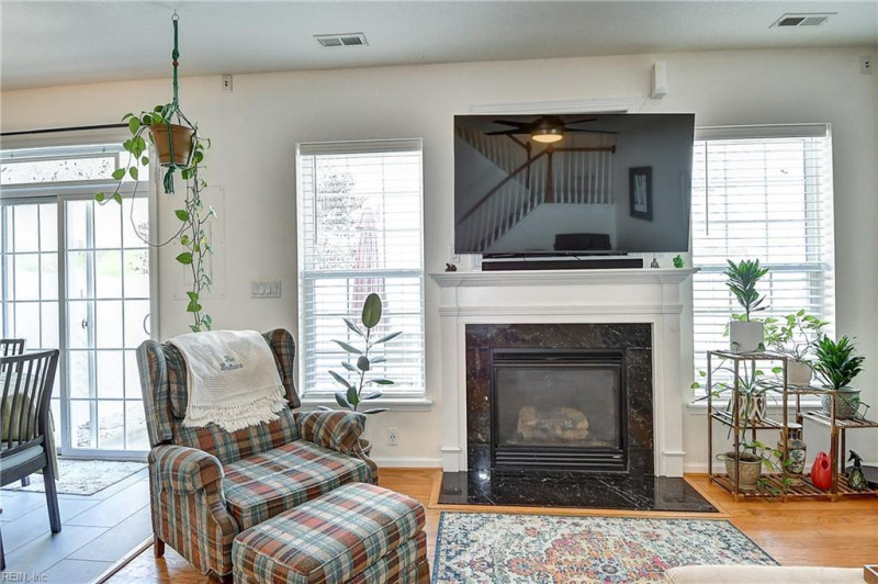 Photo 14 of 48 residential for sale in Virginia Beach virginia