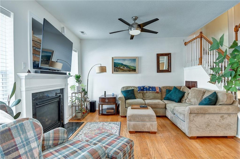 Photo 15 of 48 residential for sale in Virginia Beach virginia