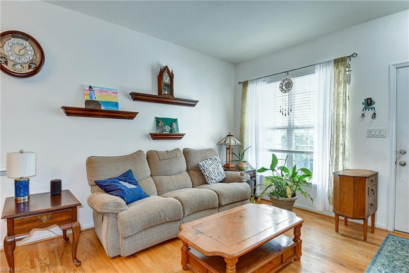 Photo 7 of 48 residential for sale in Virginia Beach virginia