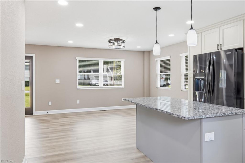 Photo 11 of 41 residential for sale in Chesapeake virginia