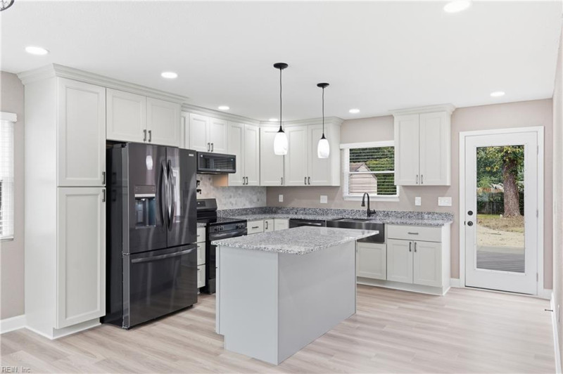 Photo 13 of 41 residential for sale in Chesapeake virginia