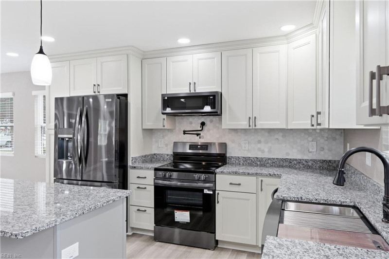 Photo 15 of 41 residential for sale in Chesapeake virginia