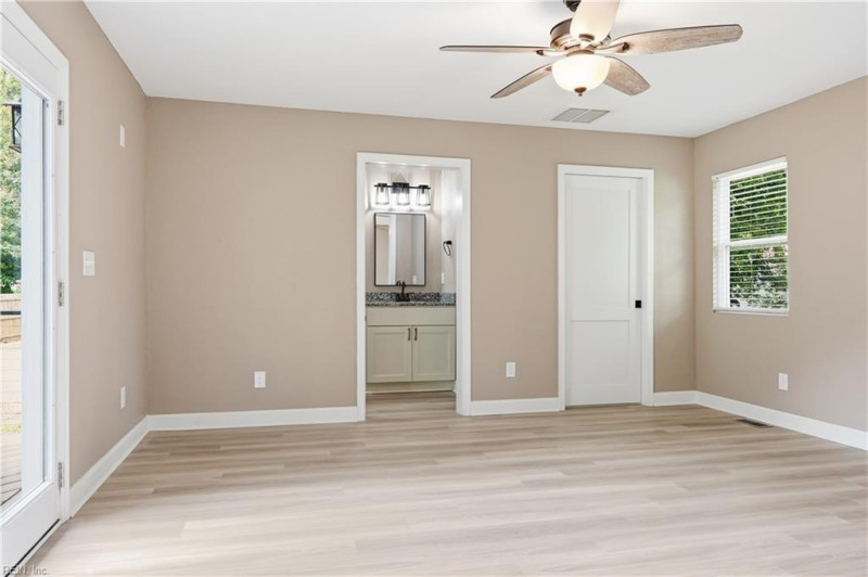 Photo 18 of 41 residential for sale in Chesapeake virginia