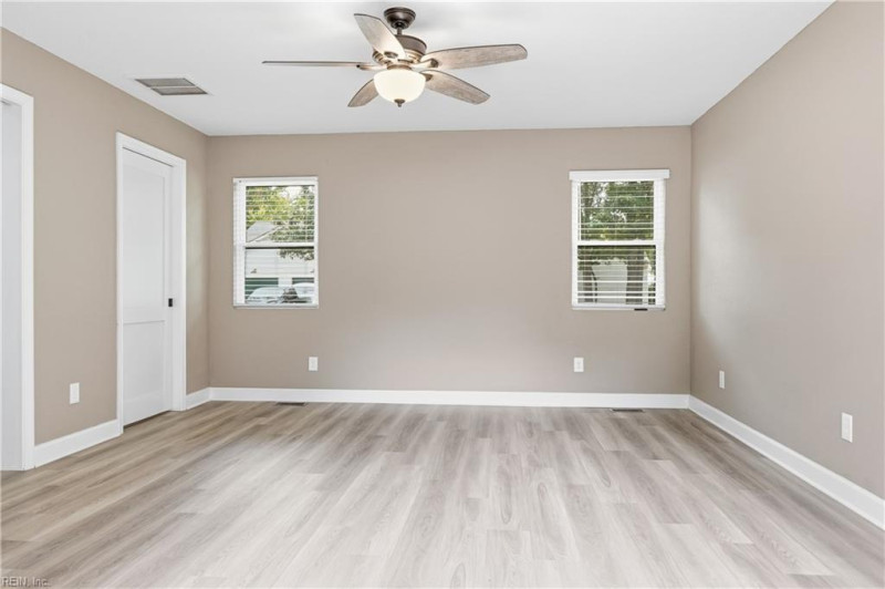 Photo 19 of 41 residential for sale in Chesapeake virginia