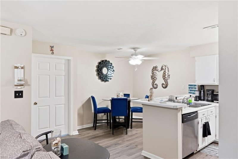 Photo 11 of 24 residential for sale in Virginia Beach virginia