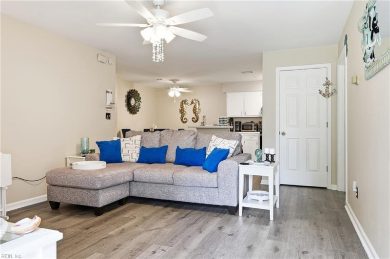 Photo 4 of 24 residential for sale in Virginia Beach virginia