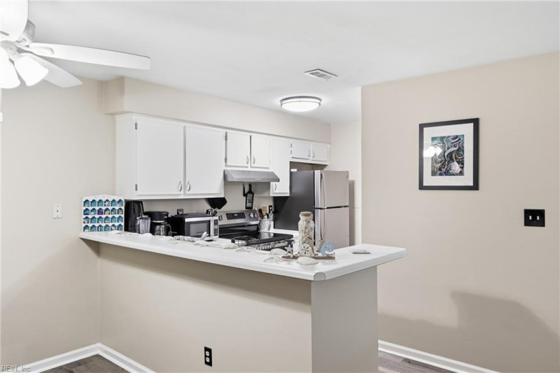 Photo 8 of 24 residential for sale in Virginia Beach virginia