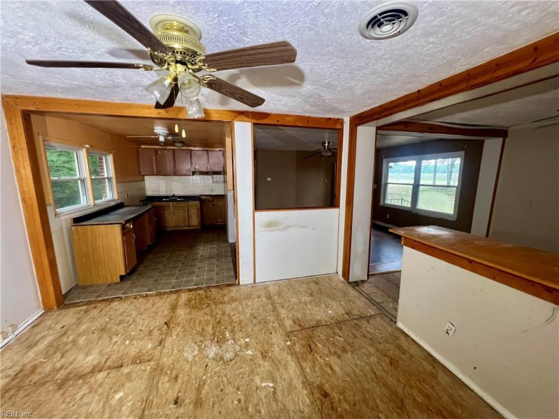 Photo 10 of 15 residential for sale in Isle of Wight County virginia