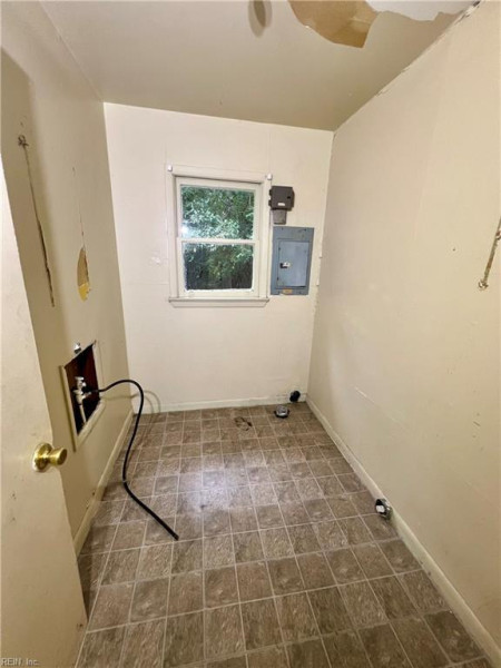 Photo 11 of 15 residential for sale in Isle of Wight County virginia