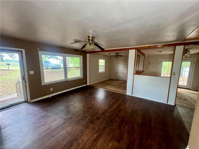Photo 3 of 15 residential for sale in Isle of Wight County virginia