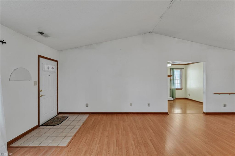 Photo 12 of 46 residential for sale in Virginia Beach virginia