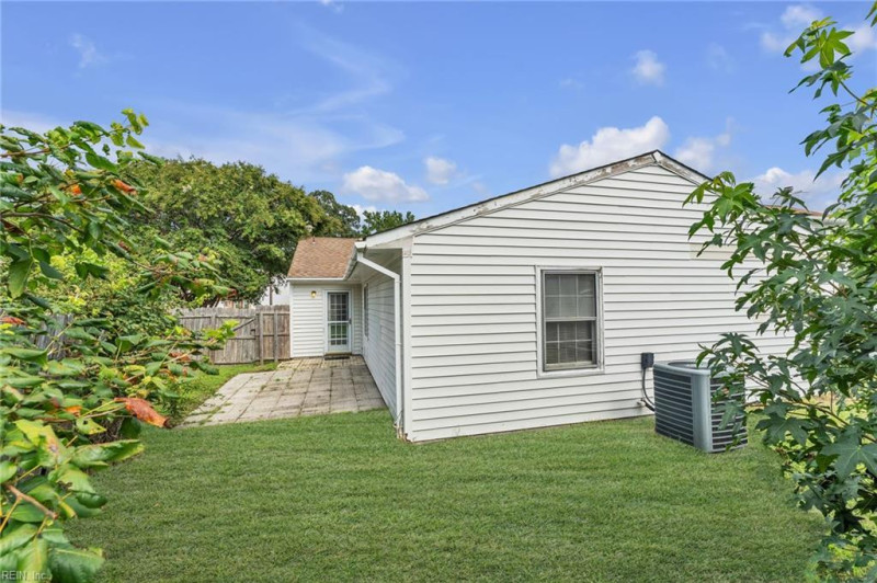 Photo 16 of 46 residential for sale in Virginia Beach virginia