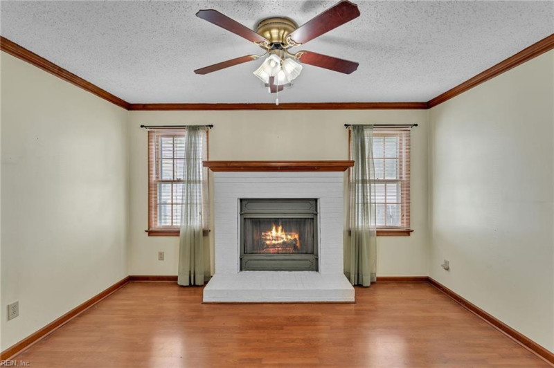 Photo 4 of 46 residential for sale in Virginia Beach virginia