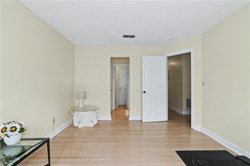 Photo 14 of 19 residential for sale in Virginia Beach virginia