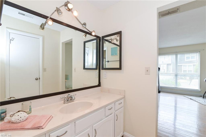 Photo 15 of 19 residential for sale in Virginia Beach virginia