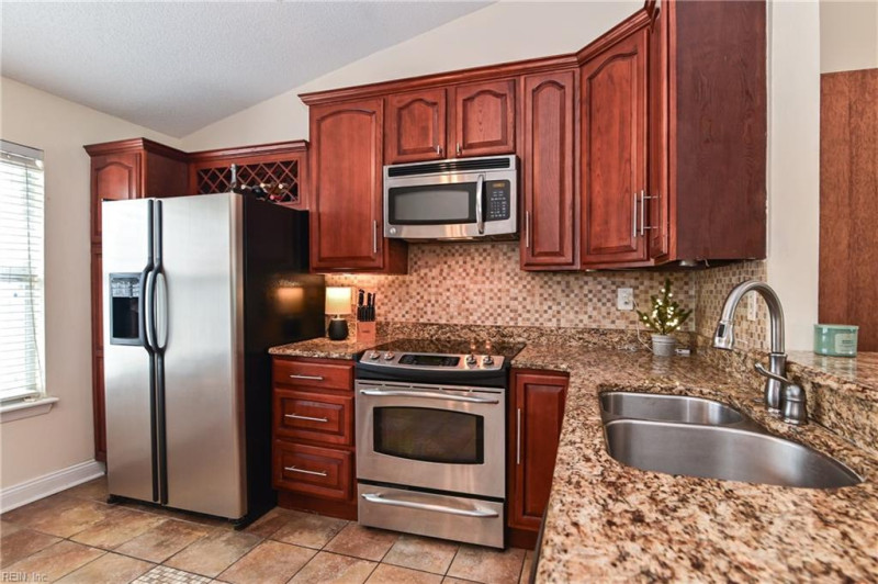 Photo 6 of 19 residential for sale in Virginia Beach virginia