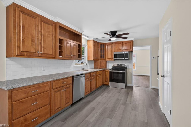 Photo 12 of 32 residential for sale in Newport News virginia