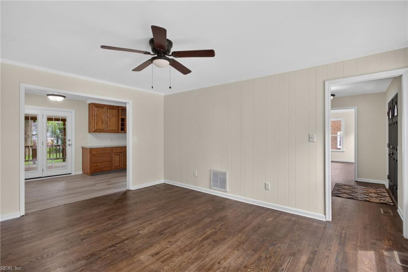 Photo 17 of 32 residential for sale in Newport News virginia