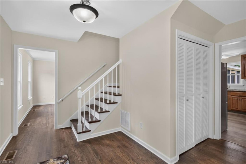 Photo 4 of 32 residential for sale in Newport News virginia