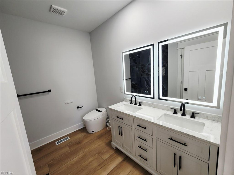 Photo 12 of 33 residential for sale in Portsmouth virginia