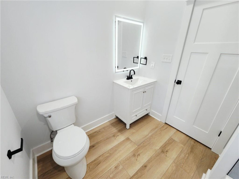 Photo 17 of 33 residential for sale in Portsmouth virginia