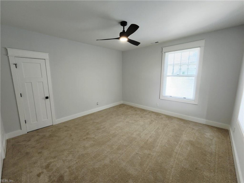 Photo 19 of 33 residential for sale in Portsmouth virginia