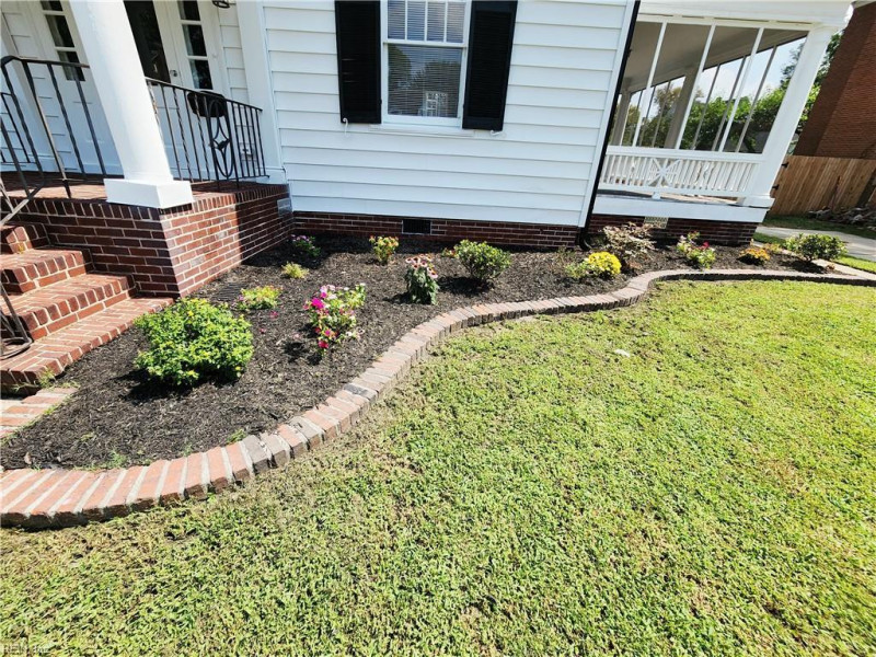 Photo 2 of 33 residential for sale in Portsmouth virginia