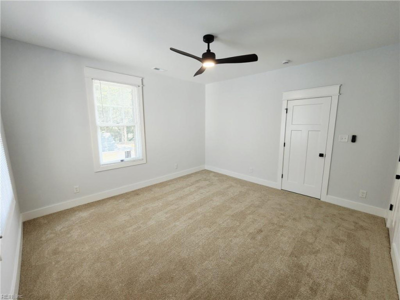 Photo 21 of 33 residential for sale in Portsmouth virginia